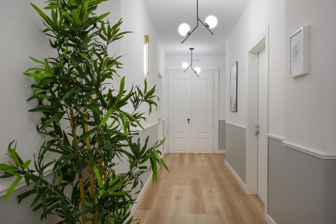 Trieste Timeless 2-Bedrooms Flat エクステリア 写真